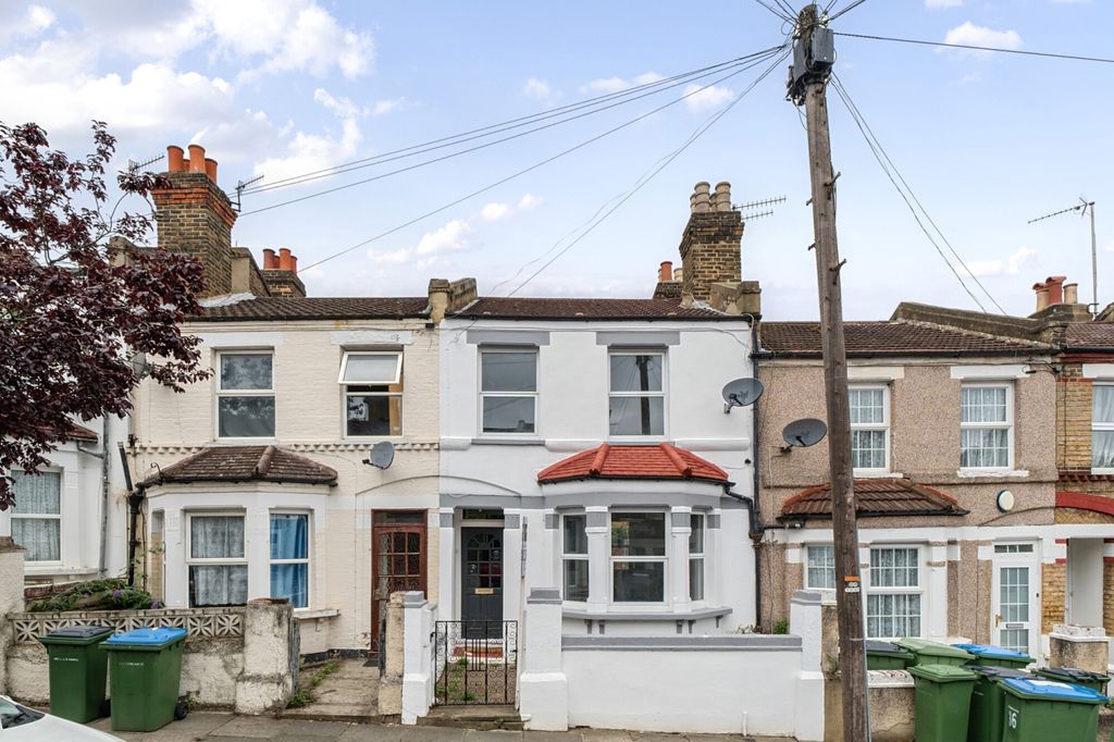 Property photo 1 of 18 External