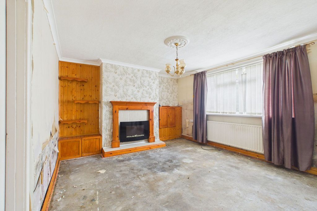 Property photo 3 of 14