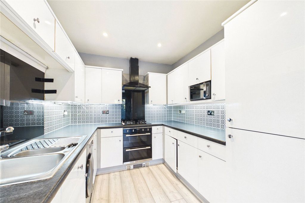 Property photo 2 of 14 Picture No. 08