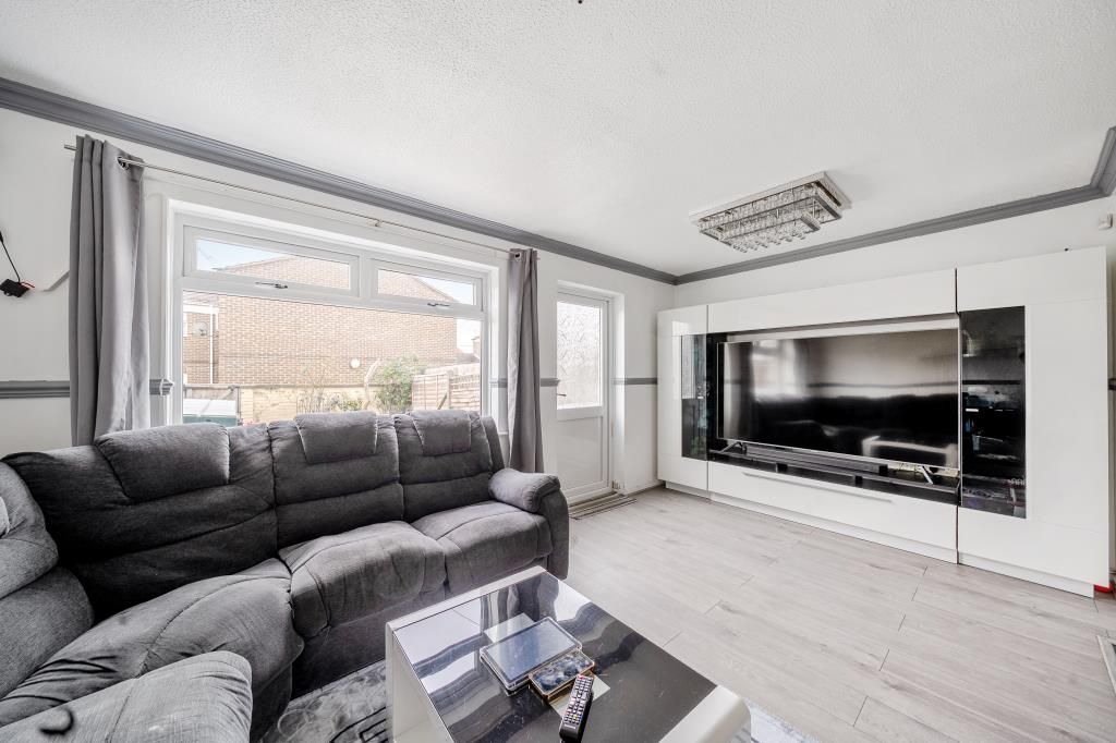 Property photo 3 of 21 Living Area