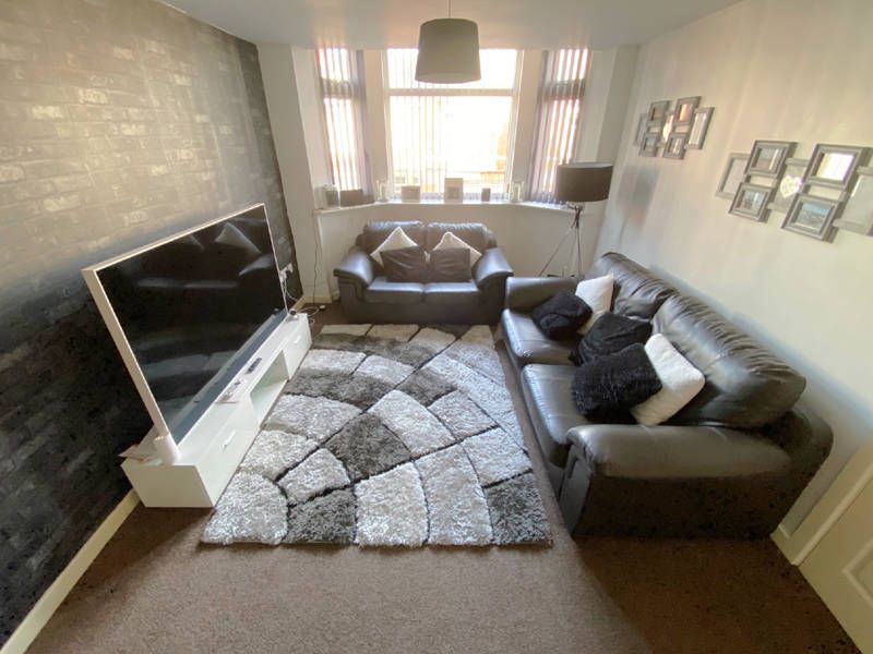Property photo 2 of 20 Lounge