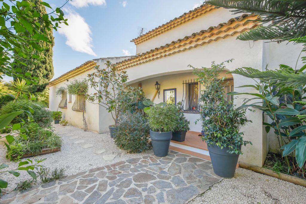 Property photo 2 of 13