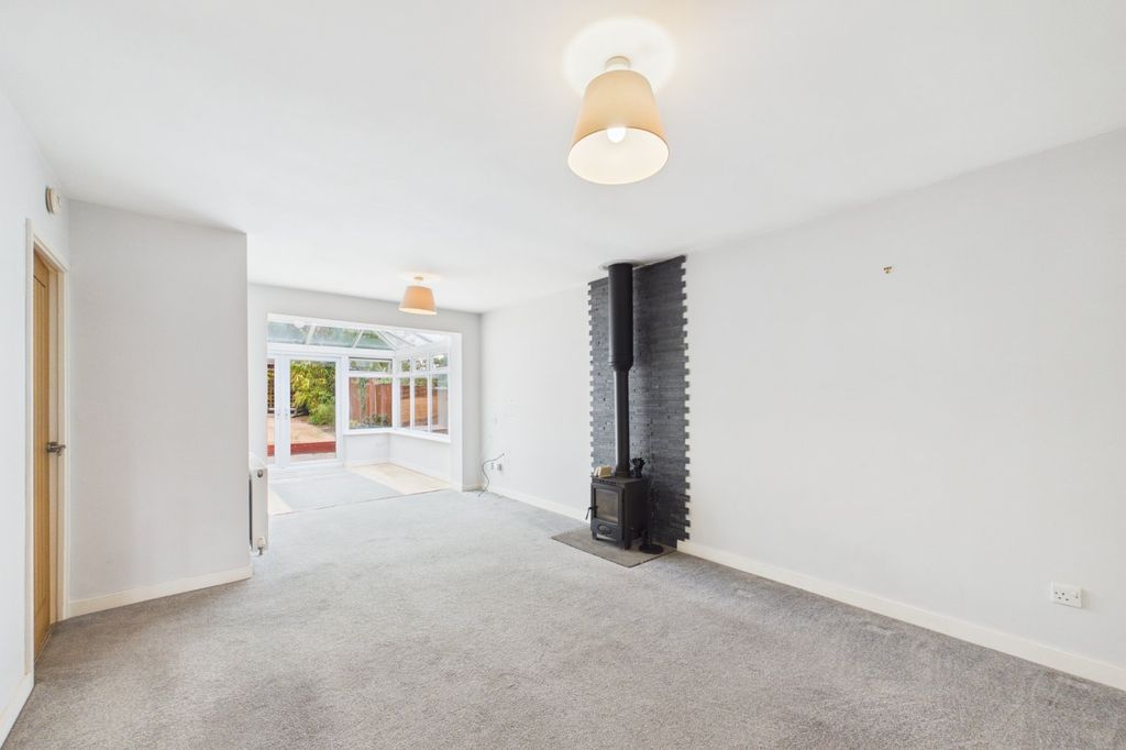 Property photo 2 of 11 Picture No. 15