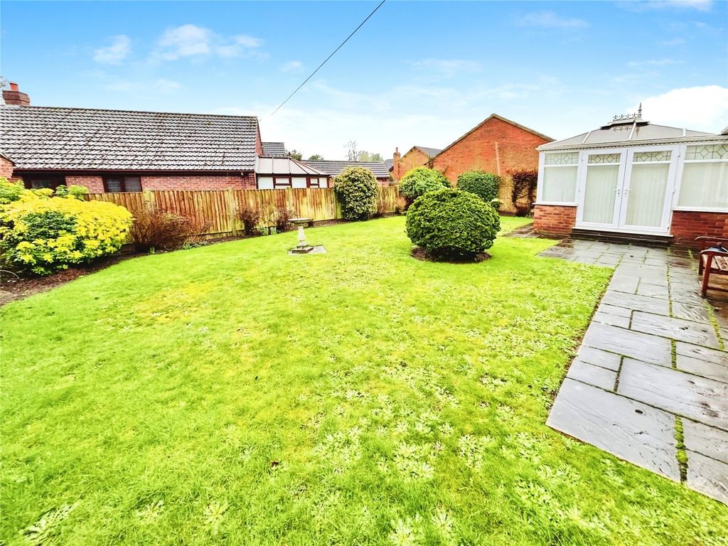 Property photo 2 of 17 Garden