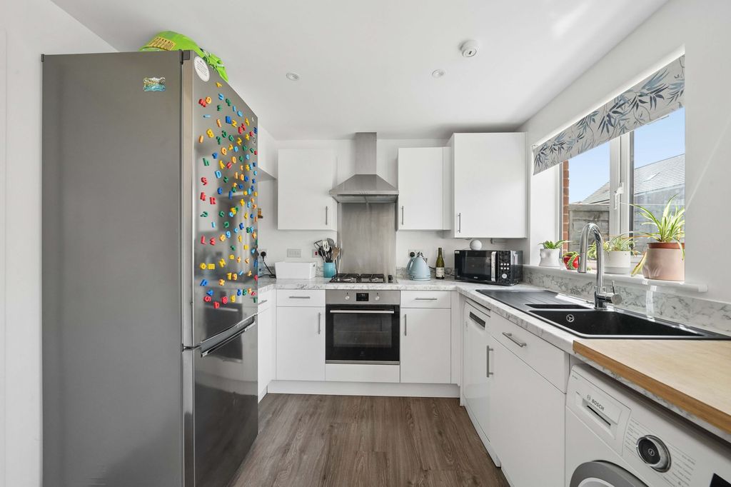 Property photo 2 of 15 Kitchen