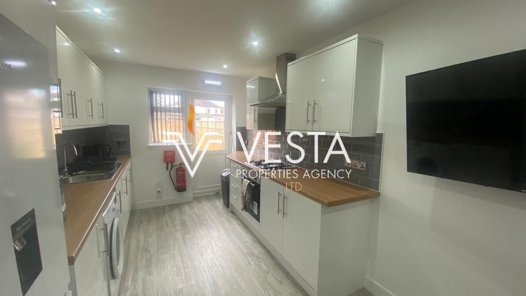 Property photo 3 of 27