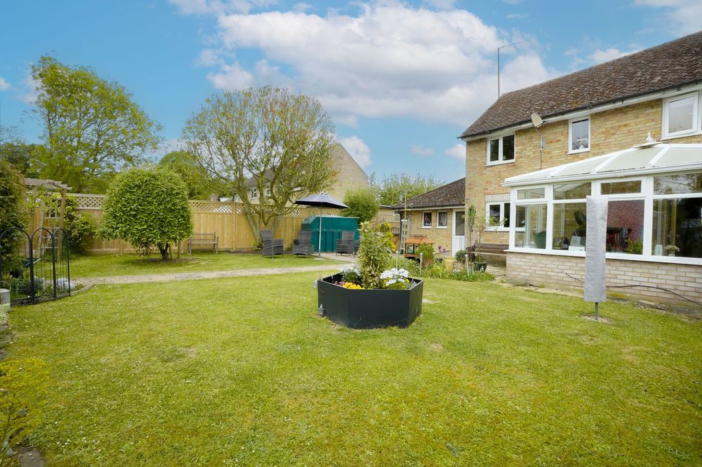 Property photo 2 of 18 19