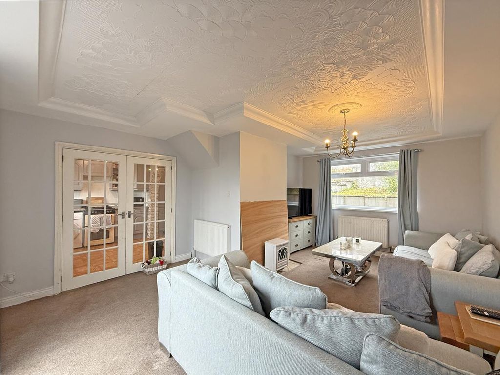 Property photo 2 of 20 Southway Drive 214 - Lounge Front 2.Jpg
