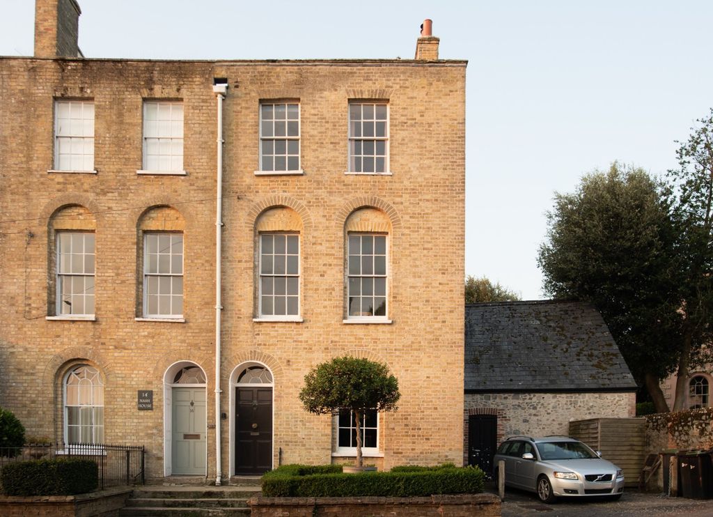 Property photo 1 of 20 15 Pound Street