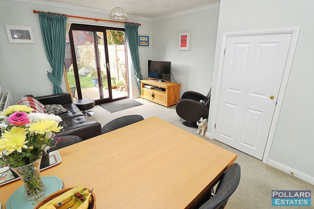 Property photo 3 of 19 Pbox-Img.Jpg