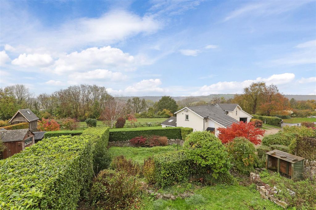 Property photo 3 of 12 Ph2_6288578.Jpg