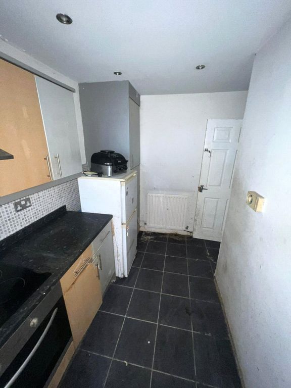 Property photo 3 of 5 Kitchen