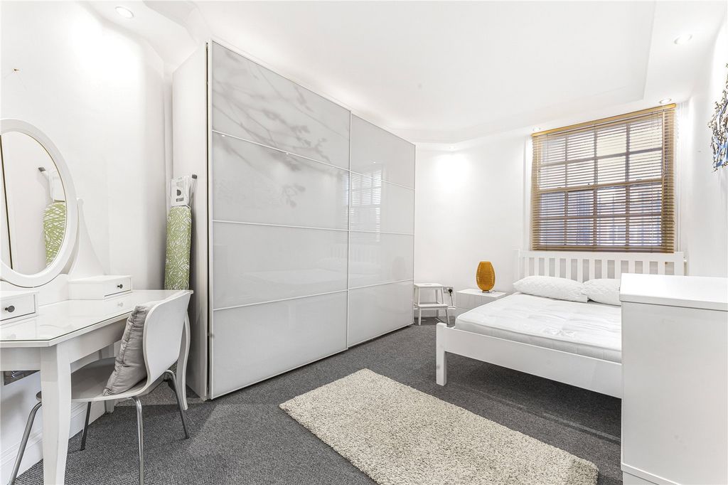 Property photo 3 of 13 Bedroom