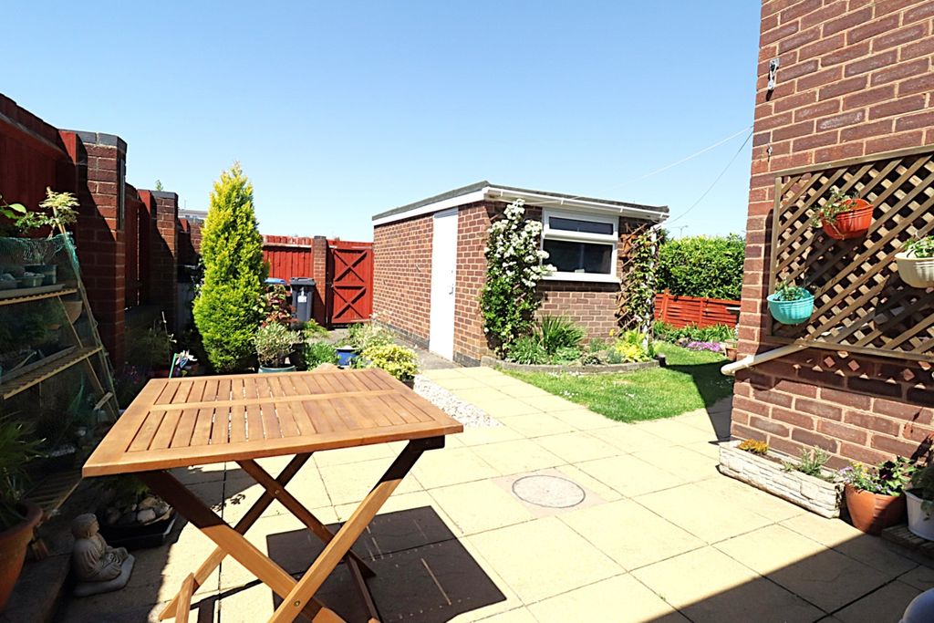 Property photo 2 of 26 Garden