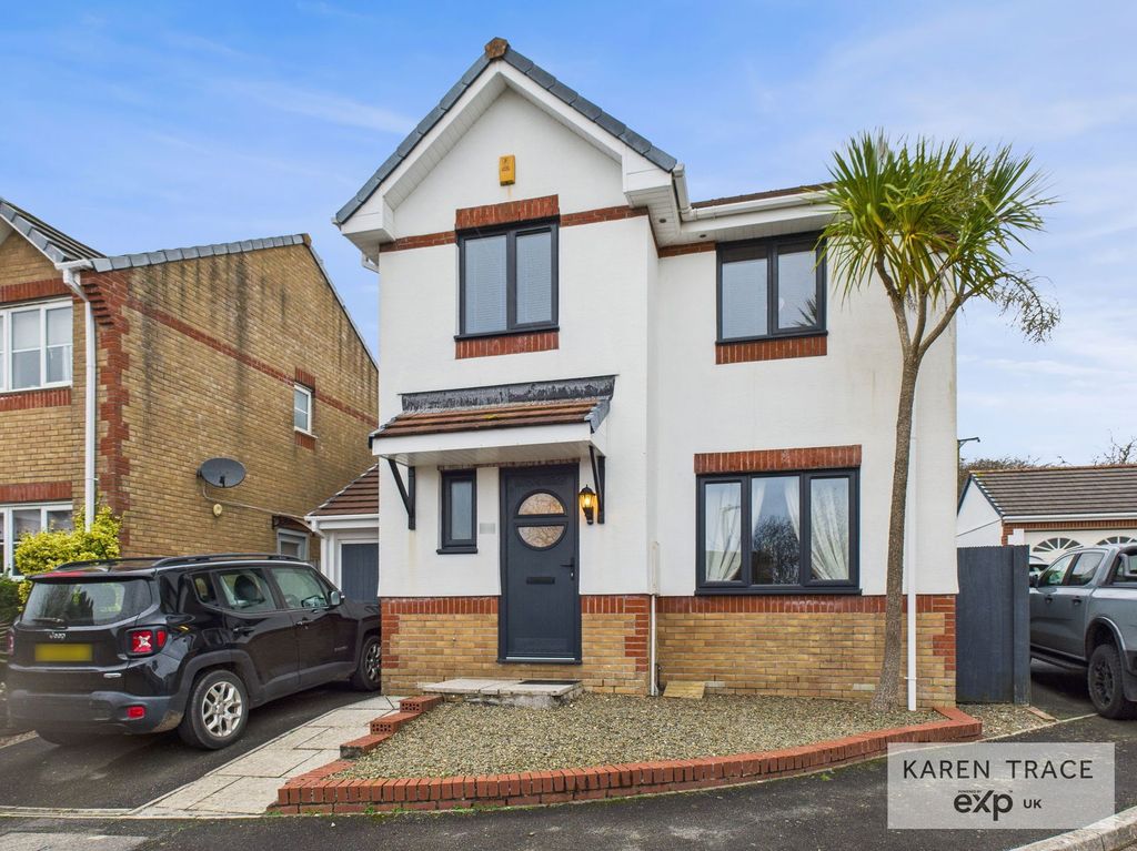 Property photo 1 of 18