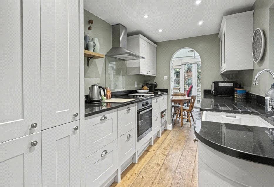 Property photo 2 of 10 Picture No. 12