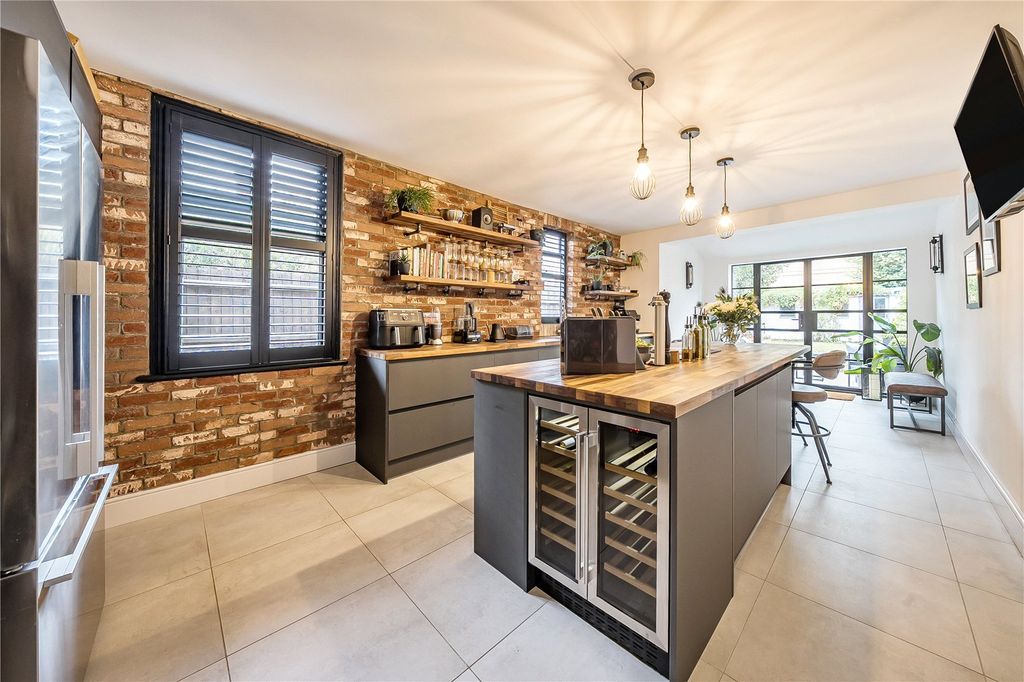 Property photo 3 of 16 Open Plan Kitchen