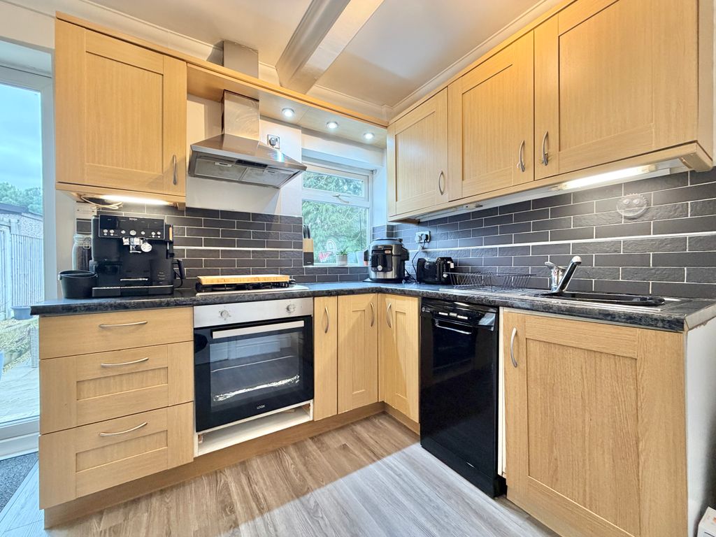 Property photo 3 of 14 Kitchen