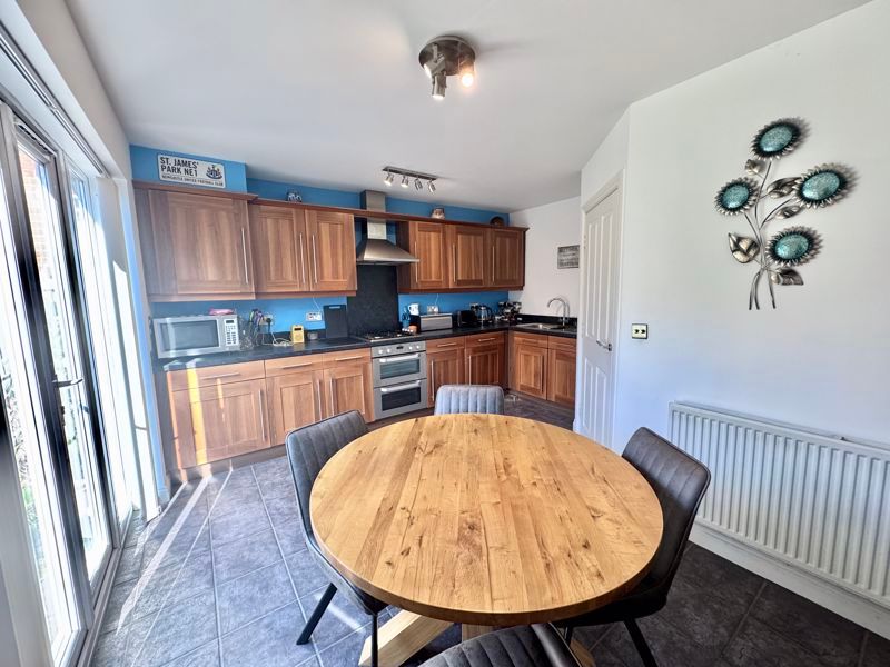 Property photo 3 of 15 Photo 5