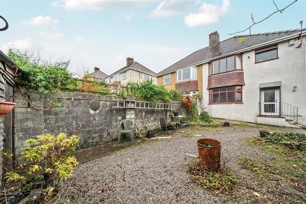 Property photo 3 of 19 1377157-5-690E0cc514509.Jpg