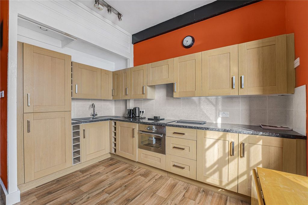 Property photo 2 of 19 Picture No. 22