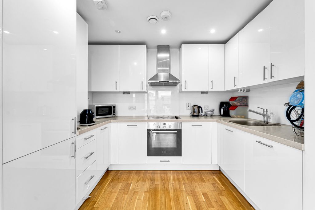 Property photo 3 of 12 Dsc08098