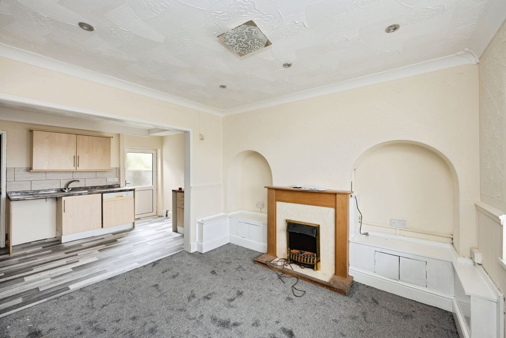 Property photo 2 of 18 Pbox-Img.Jpg