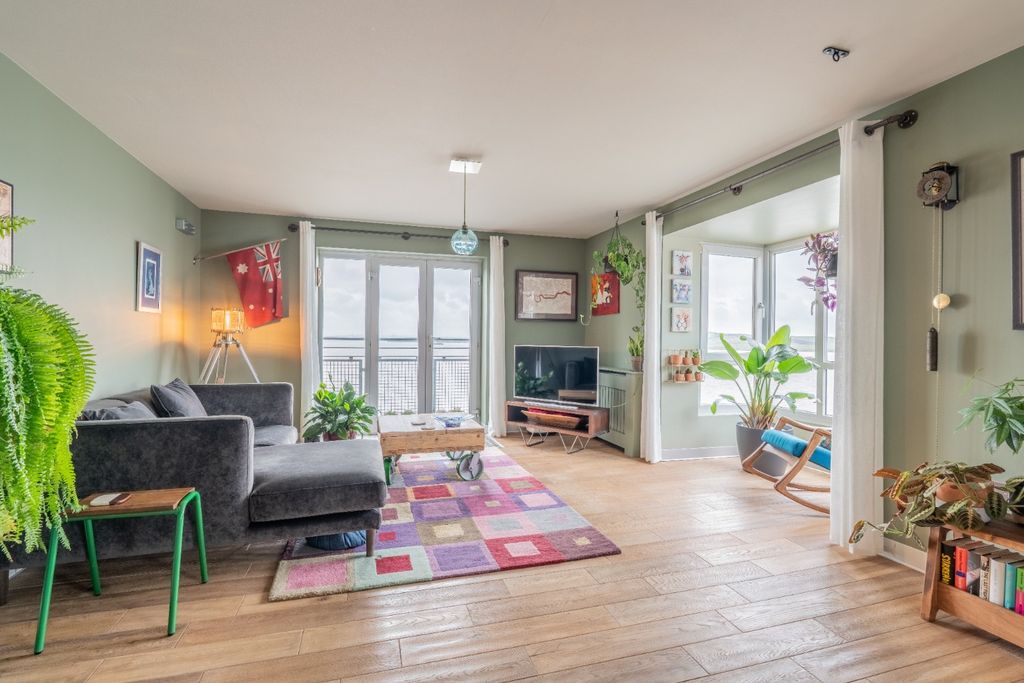 Property photo 2 of 25 4851572