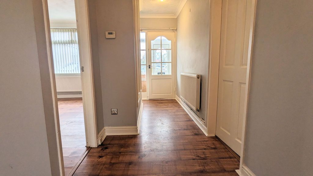 Property photo 2 of 30