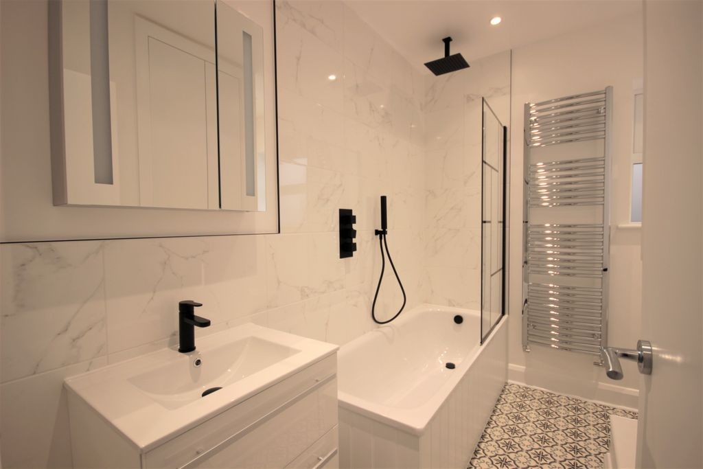 Property photo 3 of 10 Image
