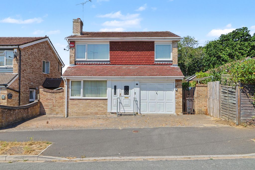 Property photo 1 of 18 23 Alameda Way, Purbrook, Waterlooville, Hampshire, Po7 5Ha