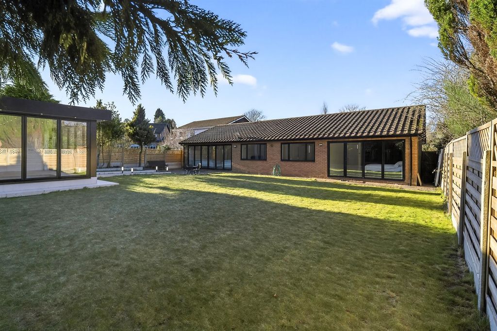 Property photo 2 of 27 Rear Garden