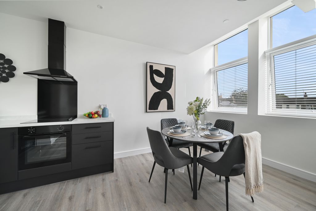 Property photo 2 of 8 Front