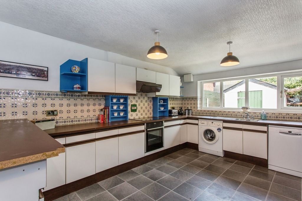 Property photo 3 of 27 Pbox-Img.Jpg