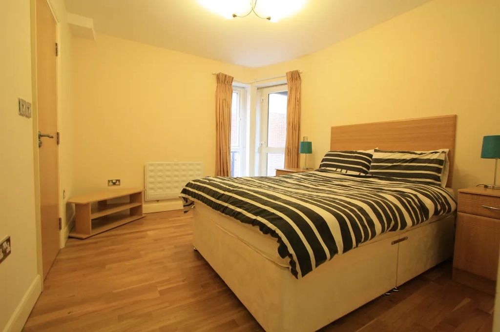 Property photo 2 of 9