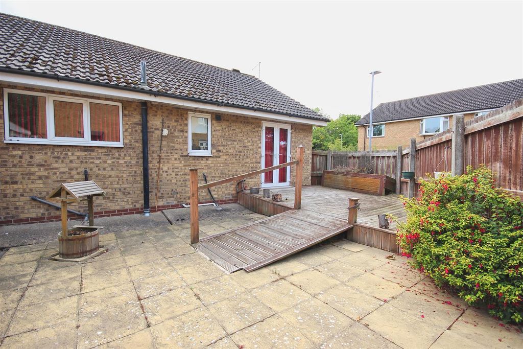 Property photo 2 of 15 Outside