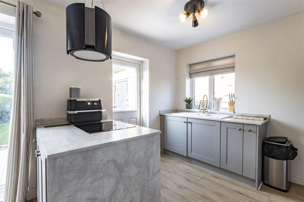 Property photo 2 of 16 Kitchen/Diner