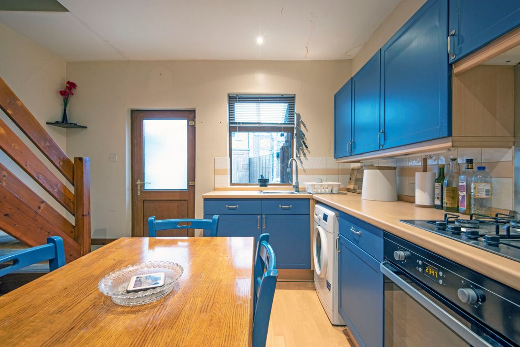 Property photo 3 of 23