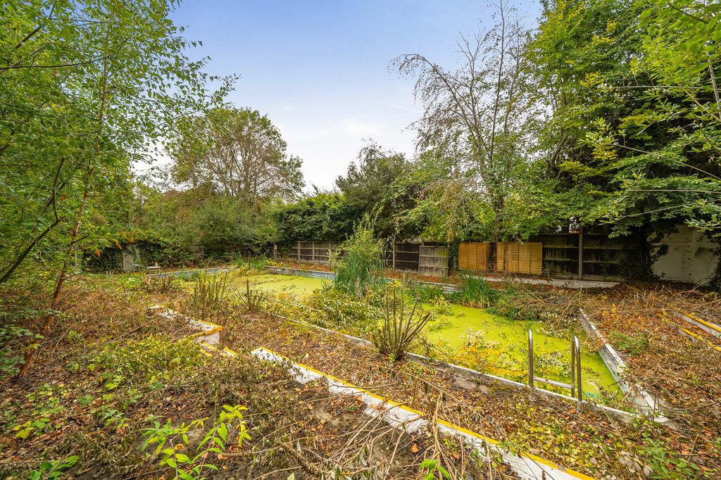 Property photo 2 of 19 External