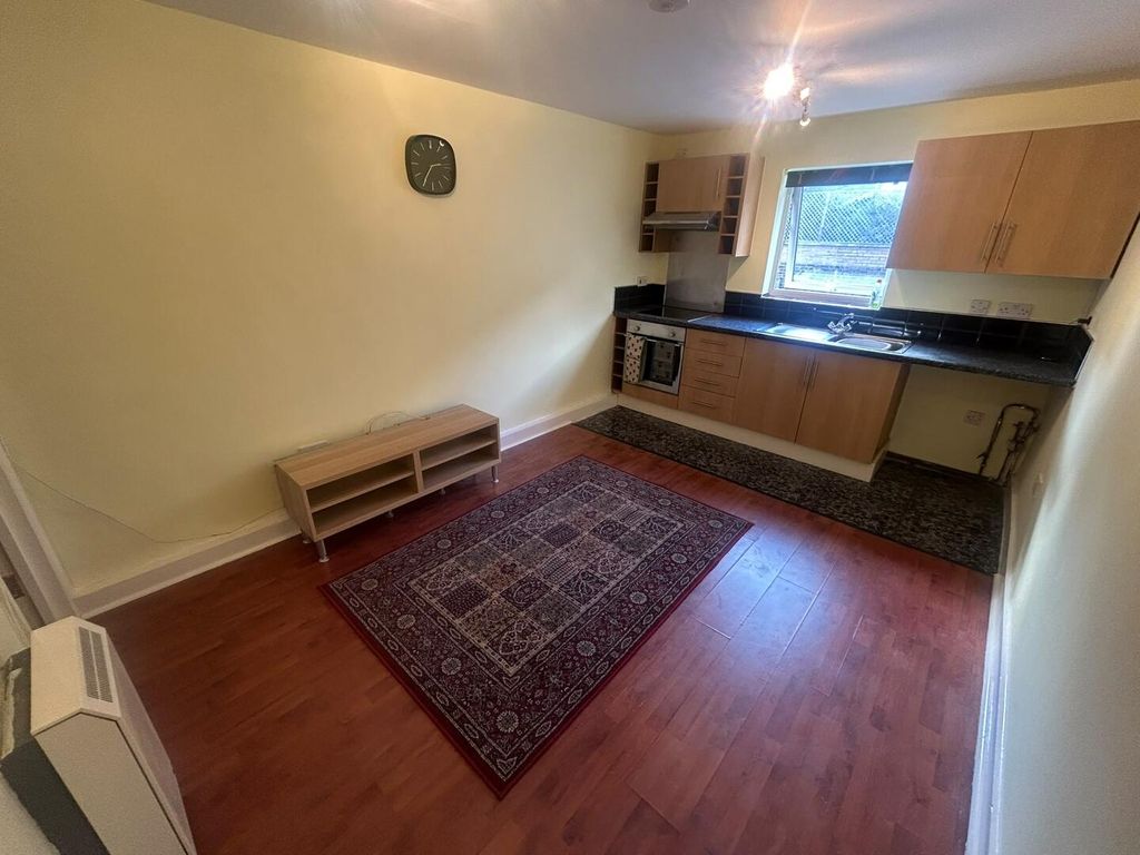 Property photo 1 of 4 Kitchen