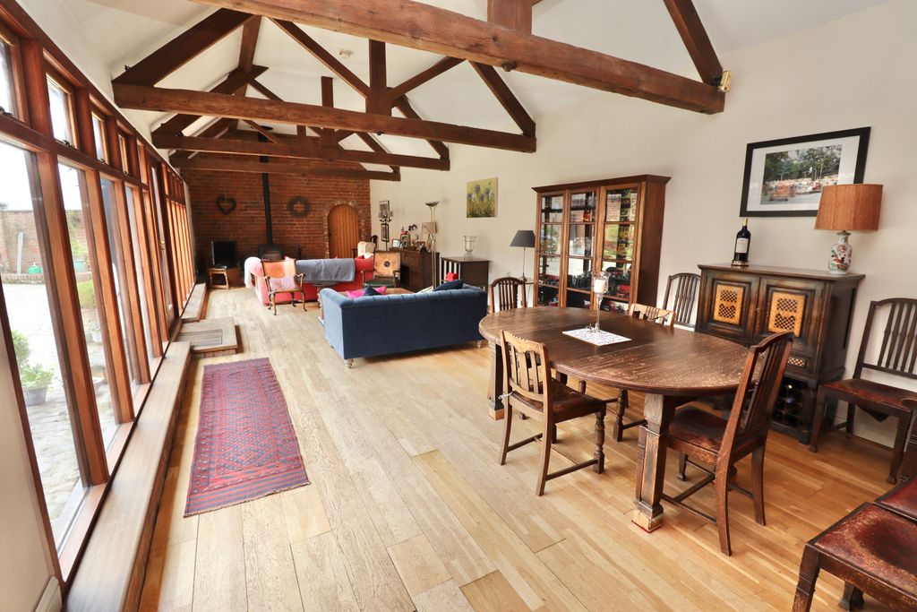Property photo 3 of 31 Img_3481