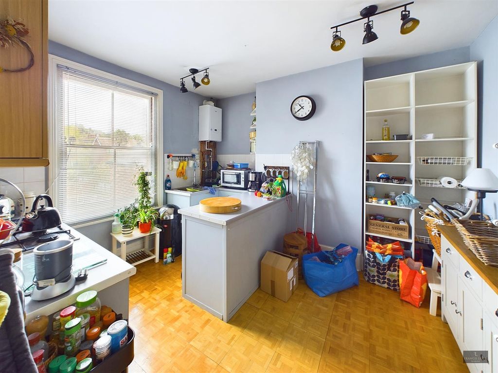Property photo 3 of 13 Cam02887G0-Pr0164-Still004.Jpg