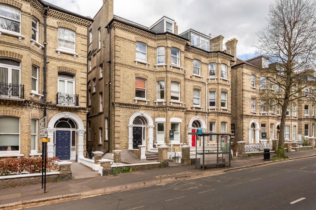 Property photo 1 of 20 Cromwell Road-24.Jpg
