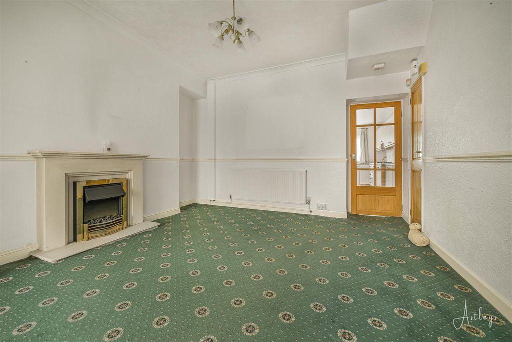 Property photo 2 of 25 Lounge