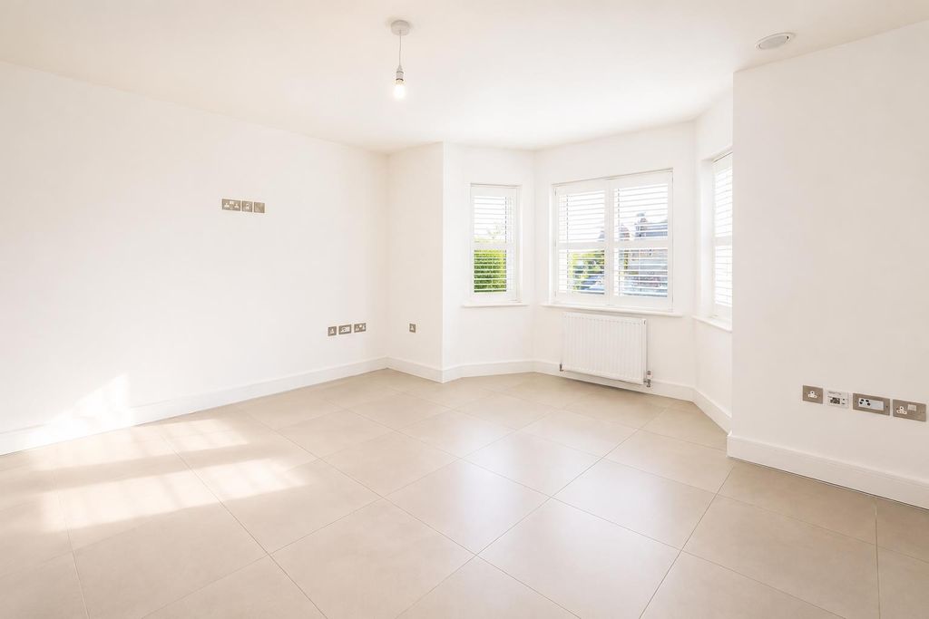 Property photo 3 of 11 F1Fad4F8-87dc-4337-Baa1-36E365521A2c.Png