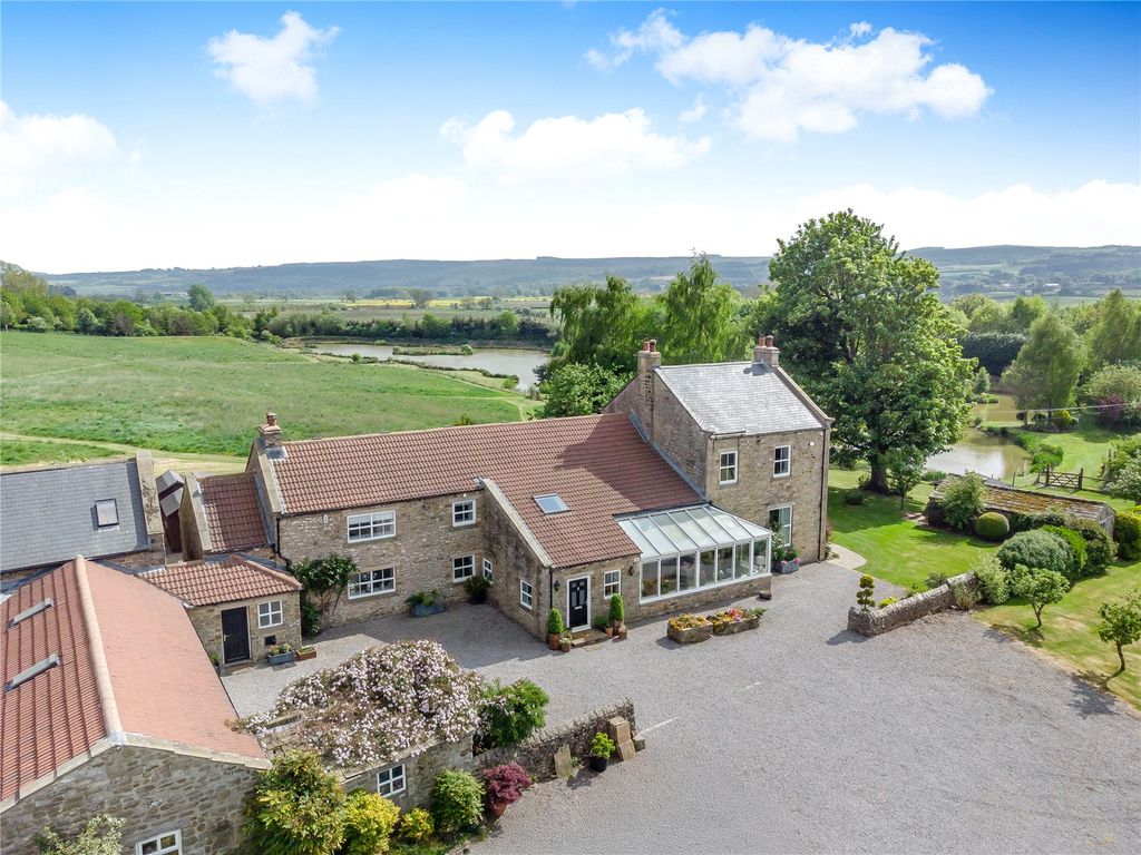 Property photo 1 of 35 Rokeby Close Farm