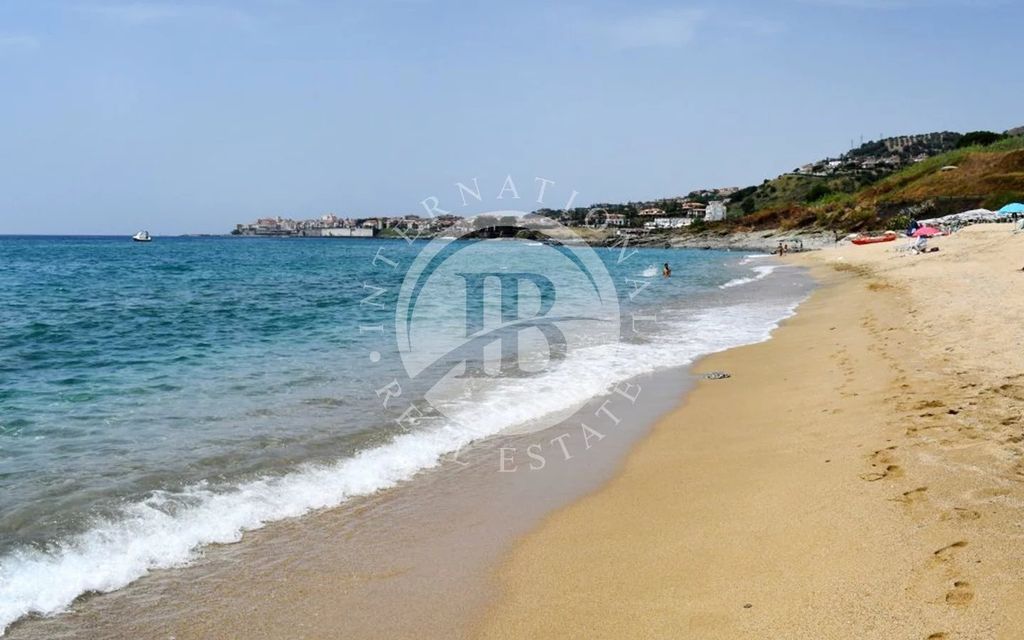 Property photo 1 of 3