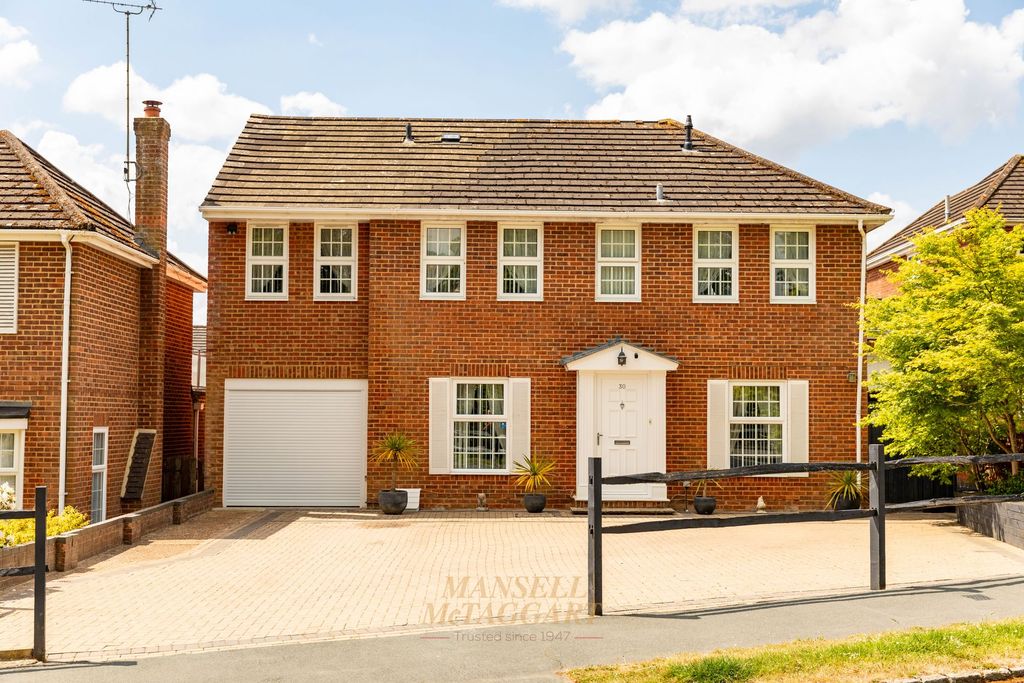Property photo 1 of 32
