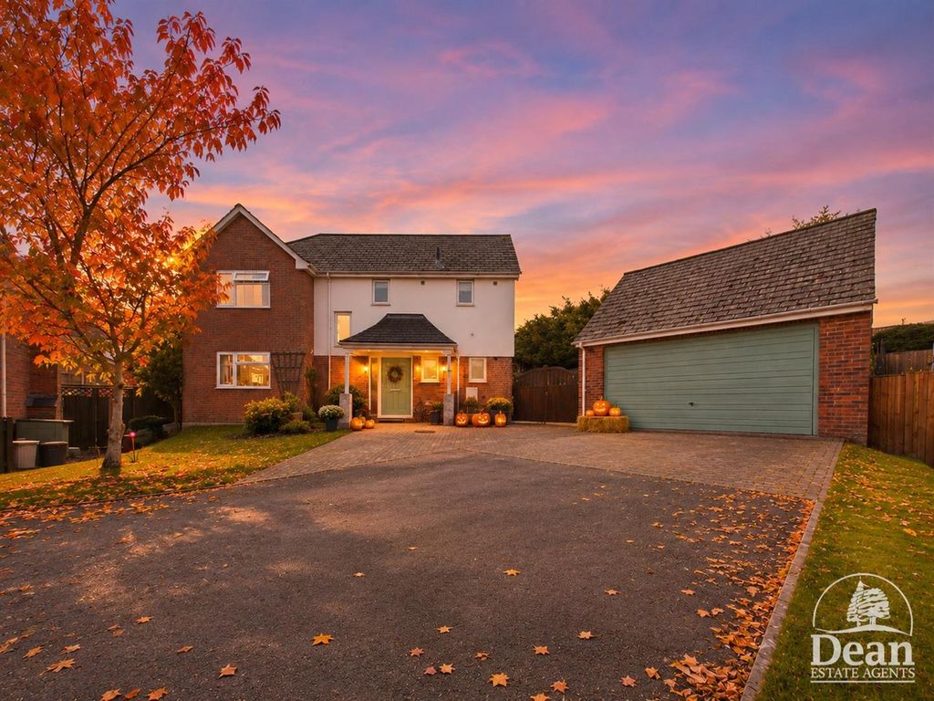Property photo 1 of 31
