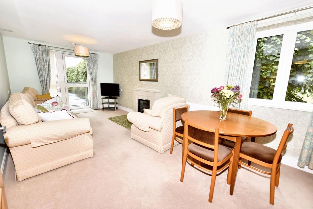 Property photo 2 of 11 2